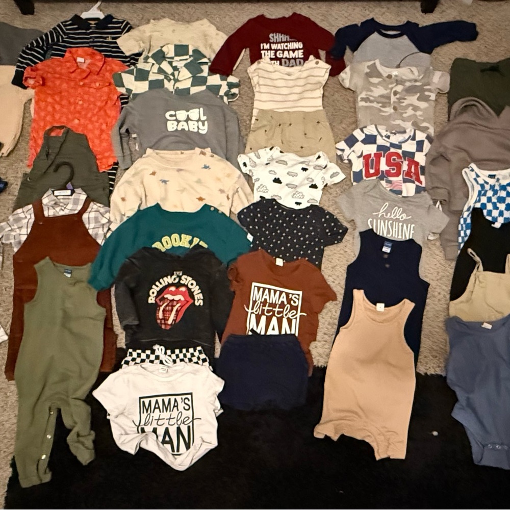 Assorted Baby Onesies and Outfits 6-12 months